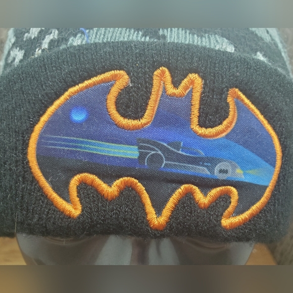 Batman Young Kids Youth Beanie Fleece Winter Hat Black & Gray Unisex - Picture 2 of 8